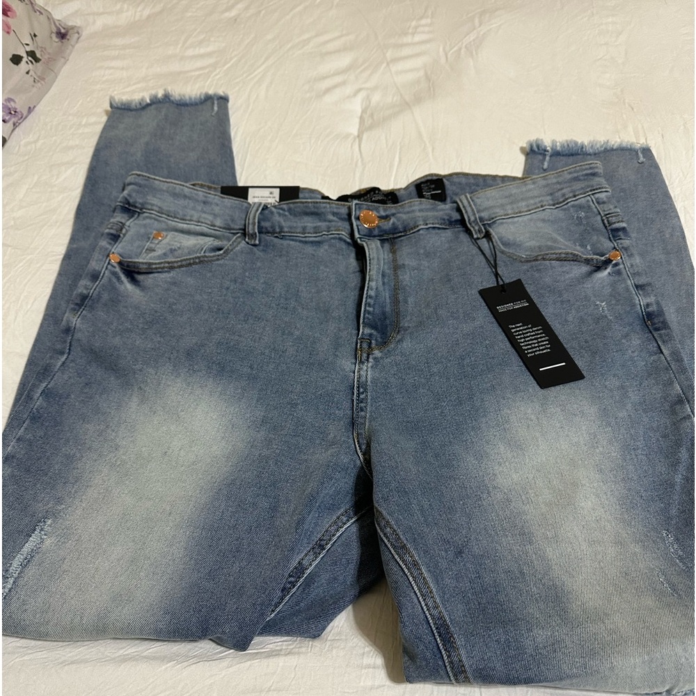 NWT-  Distressed Jeans Size 18